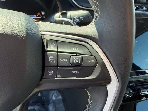 Used 2023 Jeep Grand Cherokee L Laredo image 26