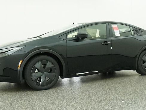 New 2026 Toyota Prius Plug-In Hybrid FWD image 18