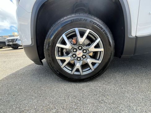 Used 2023 GMC Acadia SLT image 32