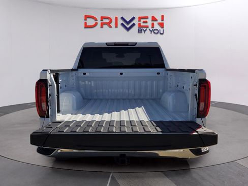 Used 2024 GMC Sierra 1500 SLT image 5