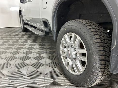 Used 2023 GMC Sierra 3500 SLT w/ Gooseneck/5TH Wheel Package AWD/4WD image 9