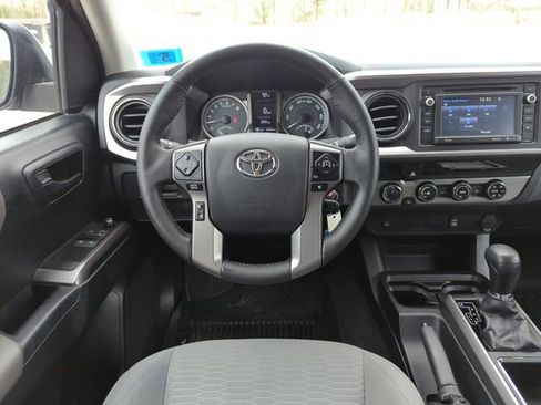 Used 2017 Toyota Tacoma SR5 image 17