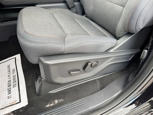 New 2025 Ford Expedition Active image 29