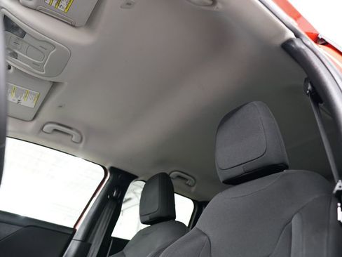 Used 2018 Jeep Renegade Latitude image 35