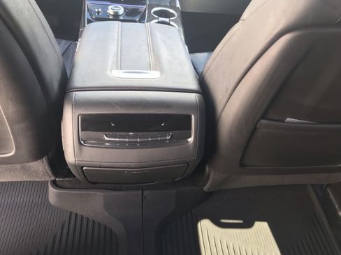 Certified 2025 Cadillac Escalade ESV Premium Luxury AWD/4WD image 17