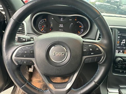 Used 2018 Jeep Grand Cherokee Laredo image 25