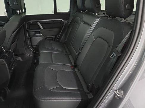 Used 2024 Land Rover Defender 110 X-Dynamic SE AWD/4WD image 26