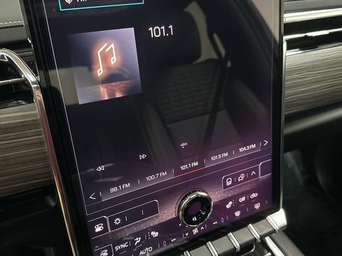 Used 2025 GMC Sierra EV Denali AWD/4WD image 31