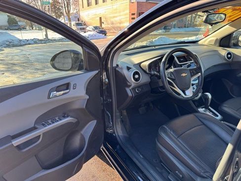 Used 2020 Chevrolet Sonic Premier image 8