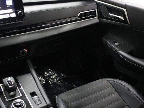 Used 2023 Mitsubishi Outlander SE image 26