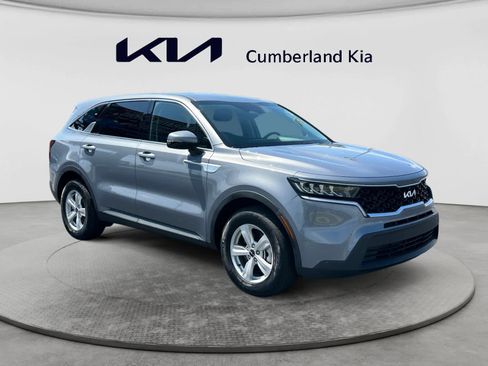 Used 2023 Kia Sorento LX FWD image 7