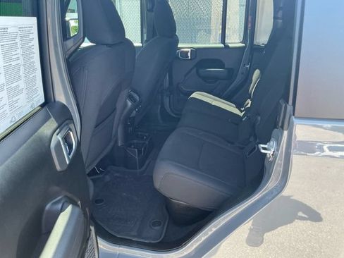 Used 2023 Jeep Gladiator Sport AWD/4WD image 10