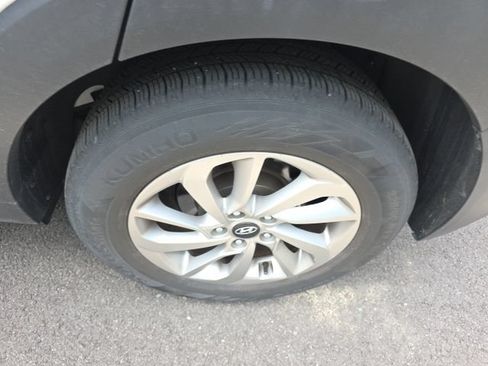 Used 2017 Hyundai Tucson SE w/ SE Popular Package 02 AWD/4WD image 13