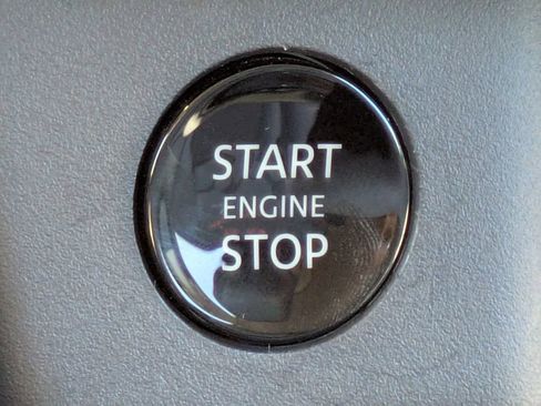 Certified 2025 Nissan Rogue SV image 29