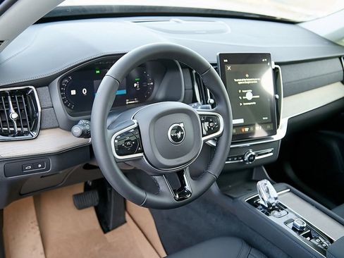 New 2026 Volvo XC90 T8 Plus image 13