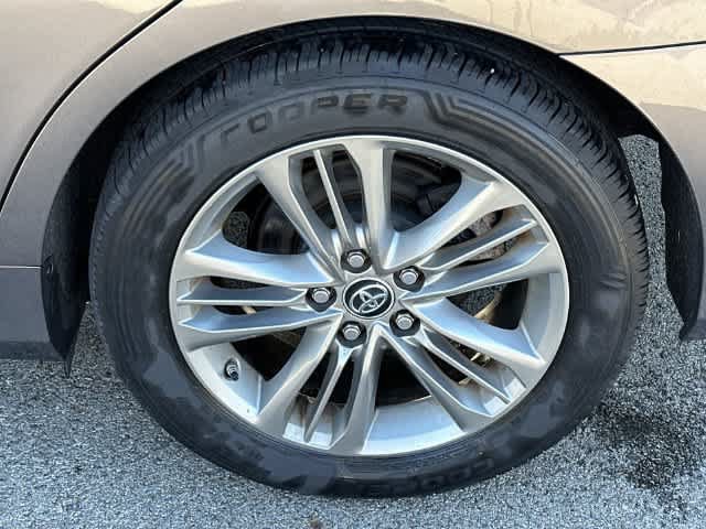 Used 2015 Toyota Camry SE FWD image 5