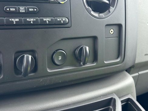 Used 2014 Ford E-350 and Econoline 350 XLT image 22