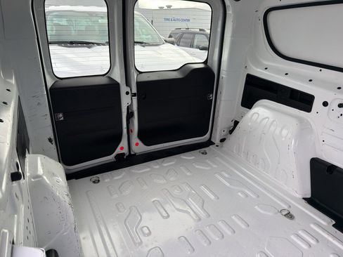 Used 2021 RAM ProMaster City Tradesman SLT image 17