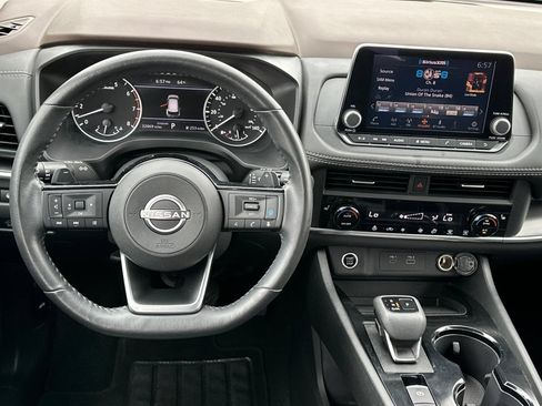 Used 2023 Nissan Rogue SV w/ SV Premium B Package FWD image 18