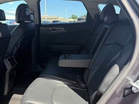 Used 2023 Kia Sportage EX AWD/4WD image 13