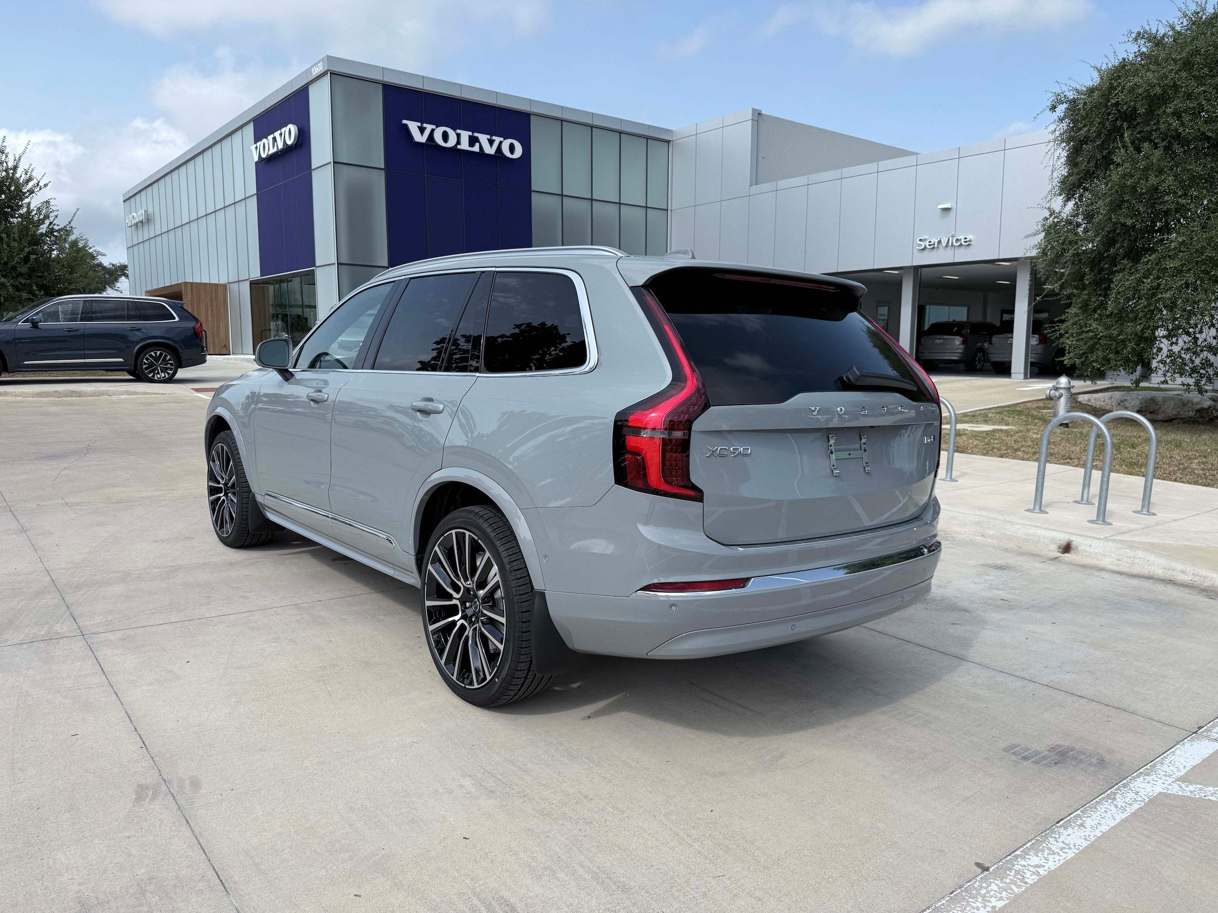 New 2026 Volvo XC90 B6 Plus w/ Protection Package Premier AWD/4WD image 4