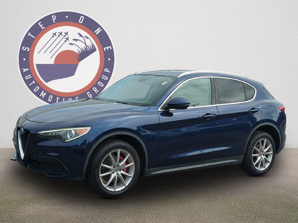 Used 2018 Alfa Romeo Stelvio Ti AWD/4WD image 2
