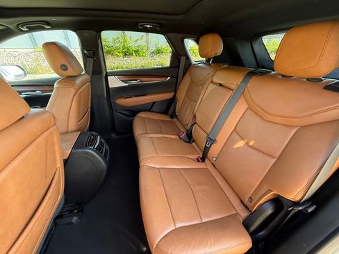 Used 2020 Cadillac XT5 Premium Luxury FWD image 17