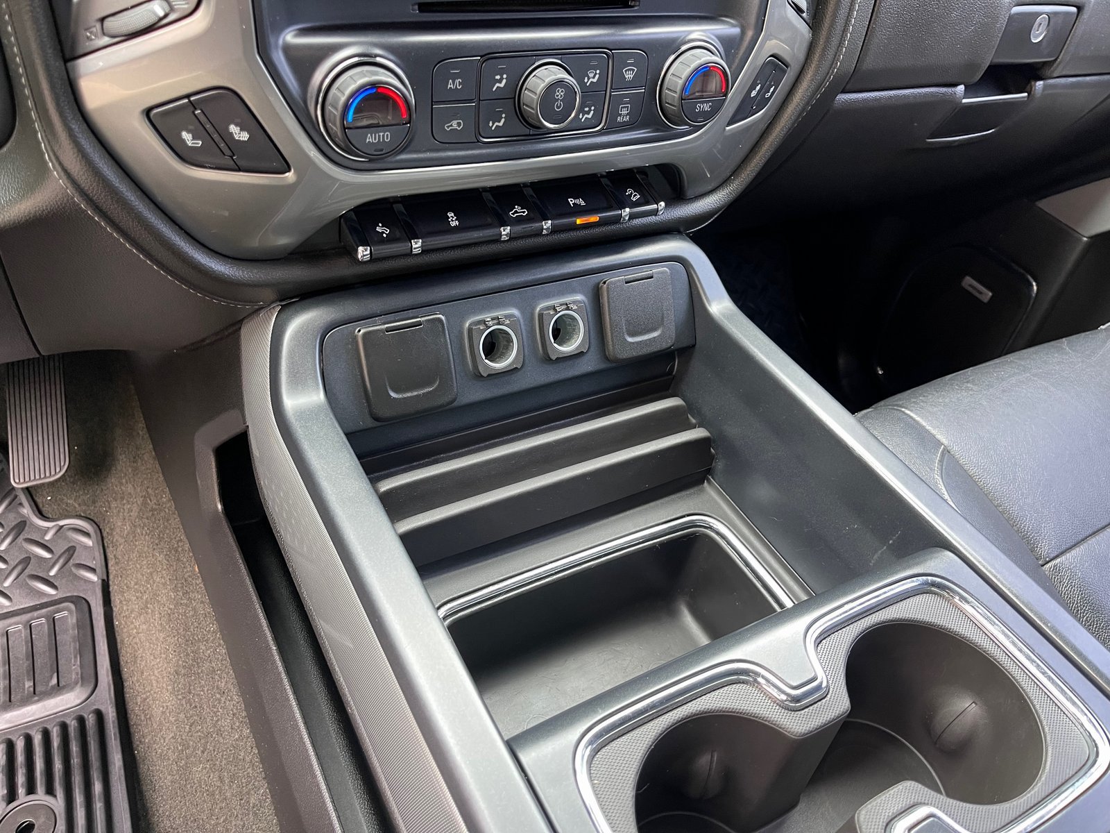 Used 2018 Chevrolet Silverado 1500 LTZ Z71 w/ LTZ Plus Package AWD/4WD image 26