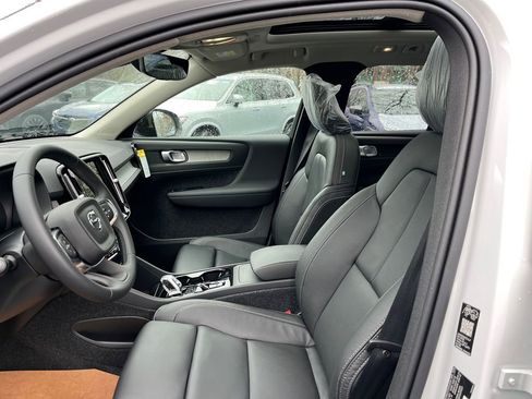 New 2026 Volvo XC40 B5 Plus w/ Protection Package Premier image 10