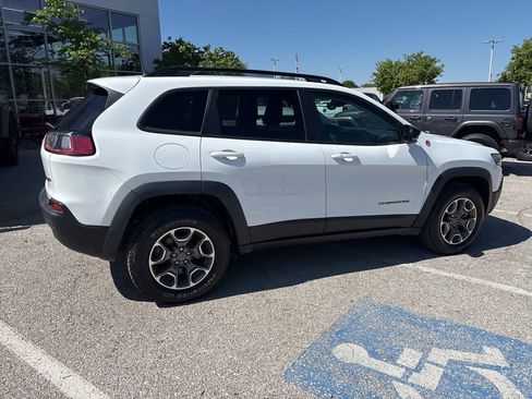 Used 2022 Jeep Cherokee Trailhawk w/ Comfort/Convenience Group AWD/4WD image 29