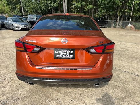 Used 2021 Nissan Altima 2.5 SR w/ SR Premium Package image 6