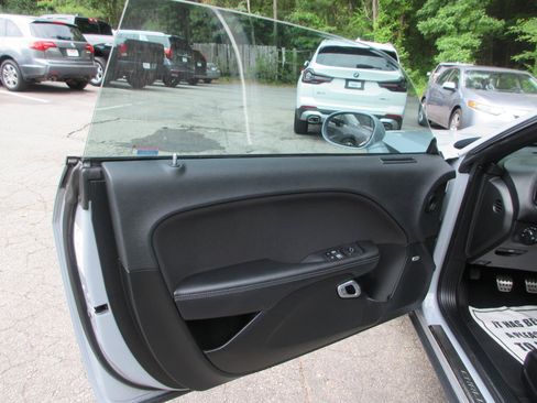 Used 2022 Dodge Challenger R/T w/ Performance Handling Group RWD image 10