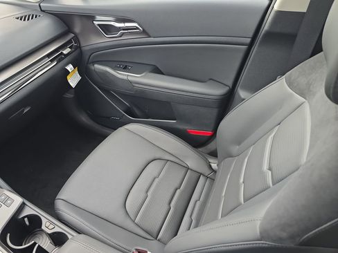 New 2026 Kia Sportage SX image 18