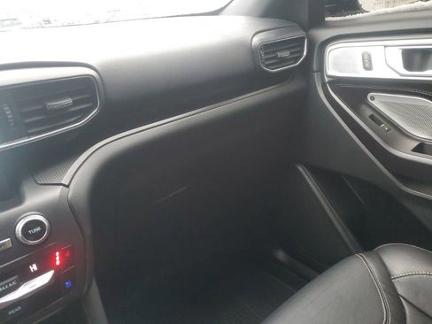 Used 2020 Ford Explorer ST w/ ST Street Pack image 19