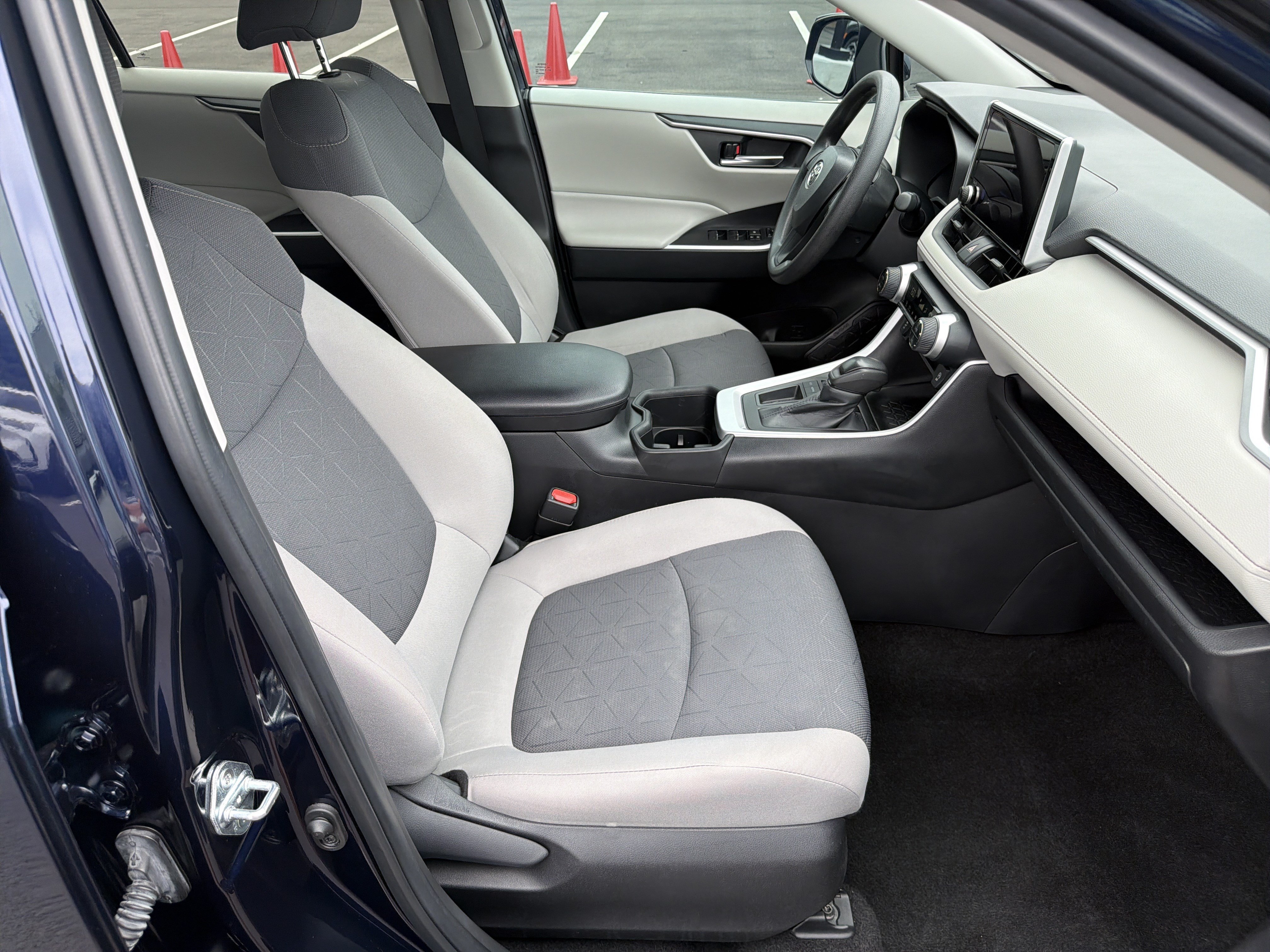 Used 2024 Toyota RAV4 XLE w/ Convenience Package FWD image 13