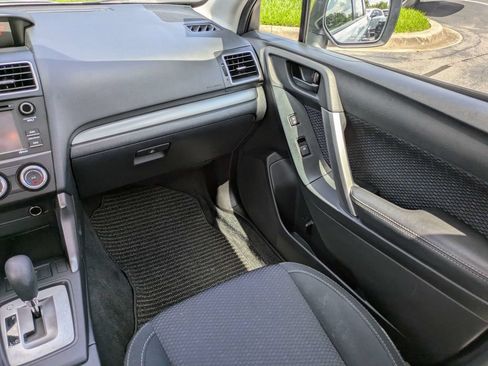 Used 2018 Subaru Forester 2.5i AWD/4WD image 19