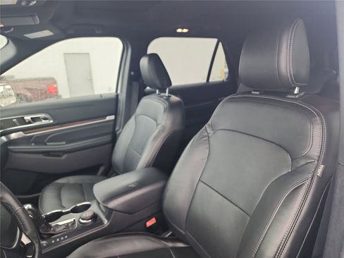 Certified 2018 Ford Explorer Limited w/ Equipment Group 301A AWD/4WD image 14