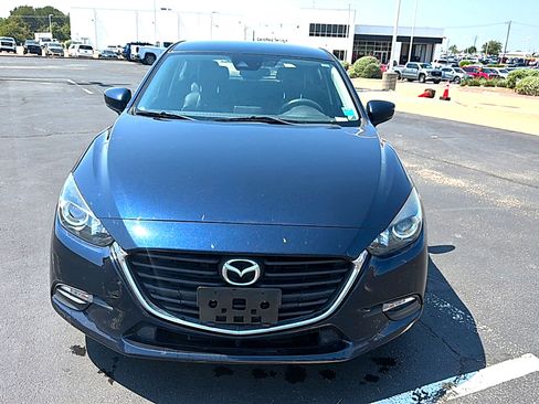 Used 2018 MAZDA MAZDA3 Touring FWD image 2