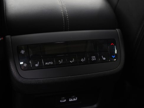 Used 2024 Nissan Pathfinder SL w/ SL Premium Package AWD/4WD image 23