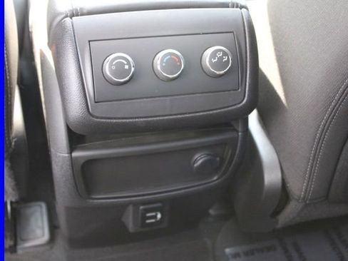 Used 2017 Chevrolet Traverse LT FWD image 26