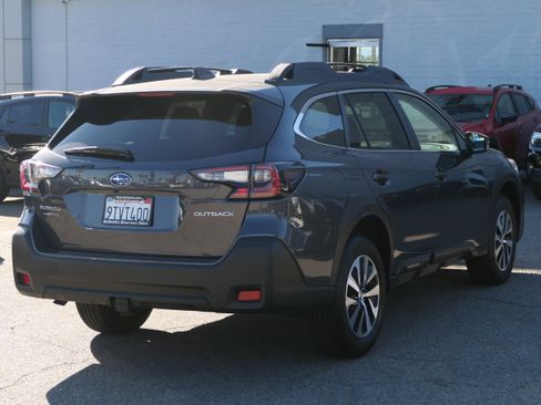 Certified 2025 Subaru Outback Premium image 6
