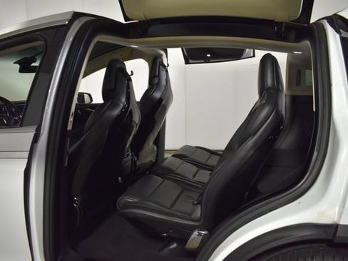 Used 2016 Tesla Model X 90D AWD/4WD image 33