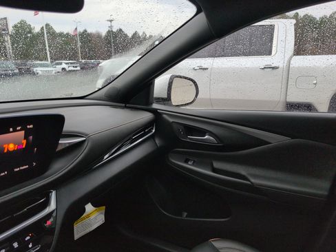 Used 2024 Buick Envista Avenir image 29