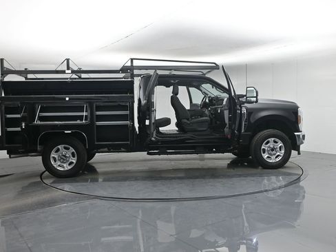 New 2026 Ford F350 XLT w/ FX4 Off-Road Package AWD/4WD image 3