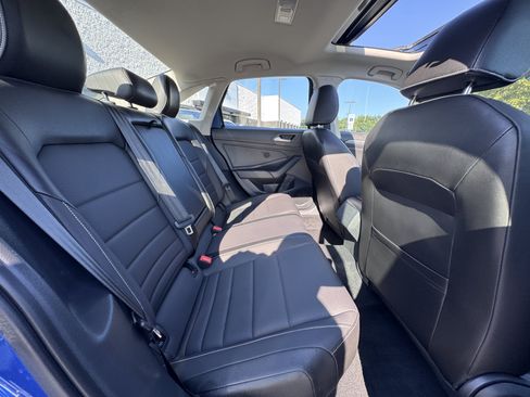 Used 2022 Volkswagen Jetta SE FWD image 17
