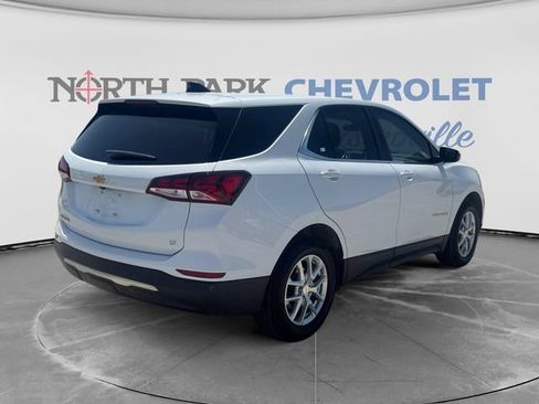 Used 2024 Chevrolet Equinox LT FWD image 3