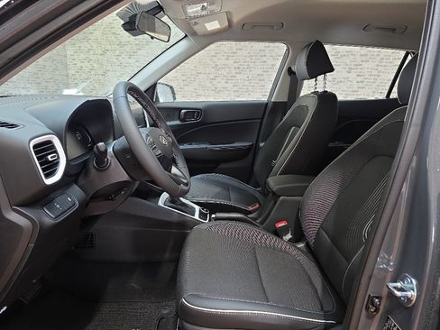 New 2026 Hyundai Venue SEL FWD image 18