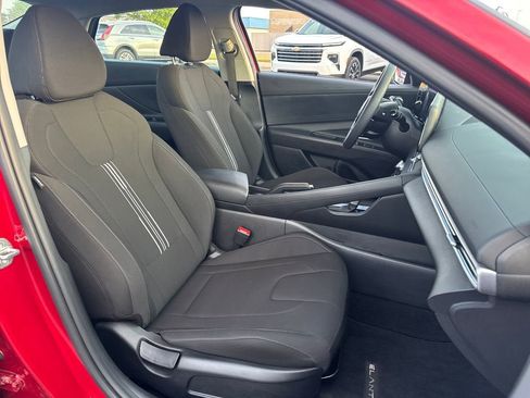 Used 2024 Hyundai Elantra SEL FWD image 11