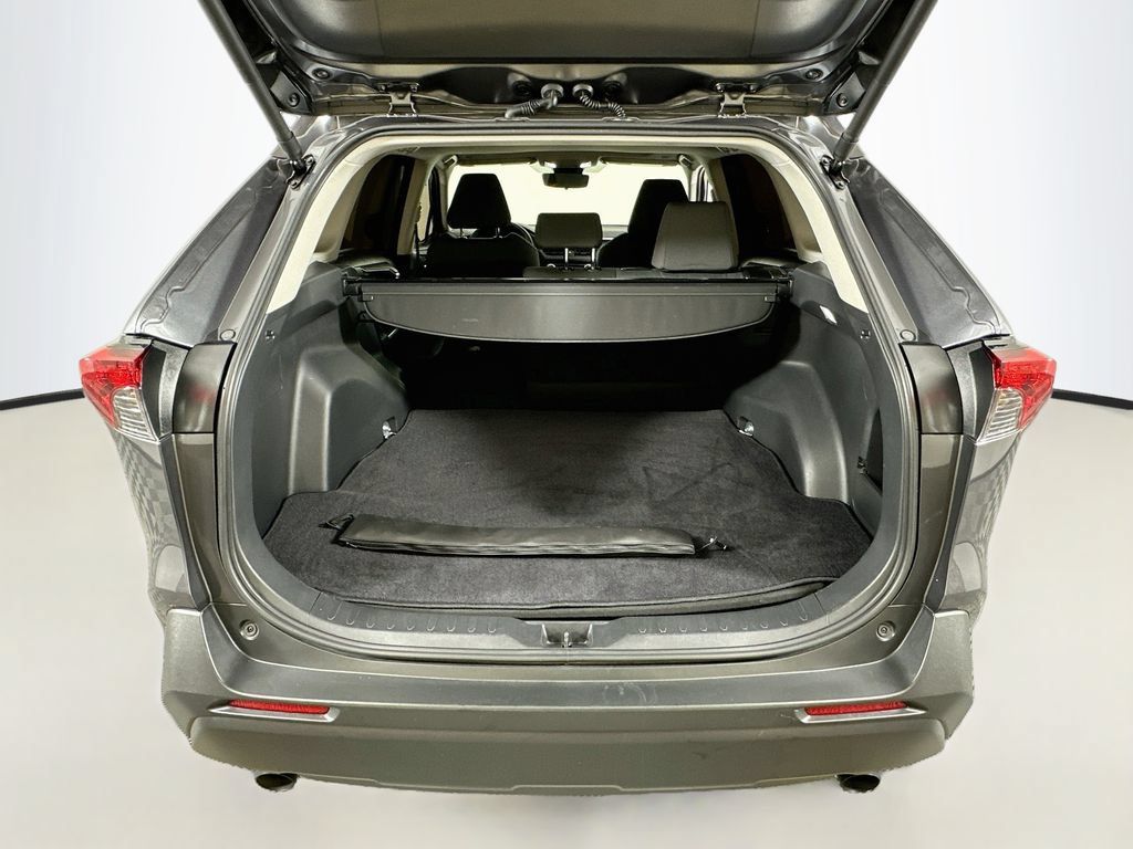 Certified 2025 Toyota RAV4 XLE w/ Convenience Package FWD image 26