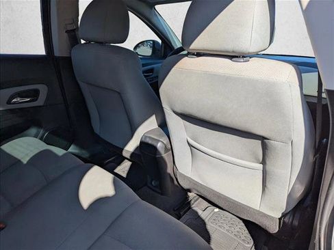 Used 2016 Chevrolet Cruze LT w/ Technology Package image 28